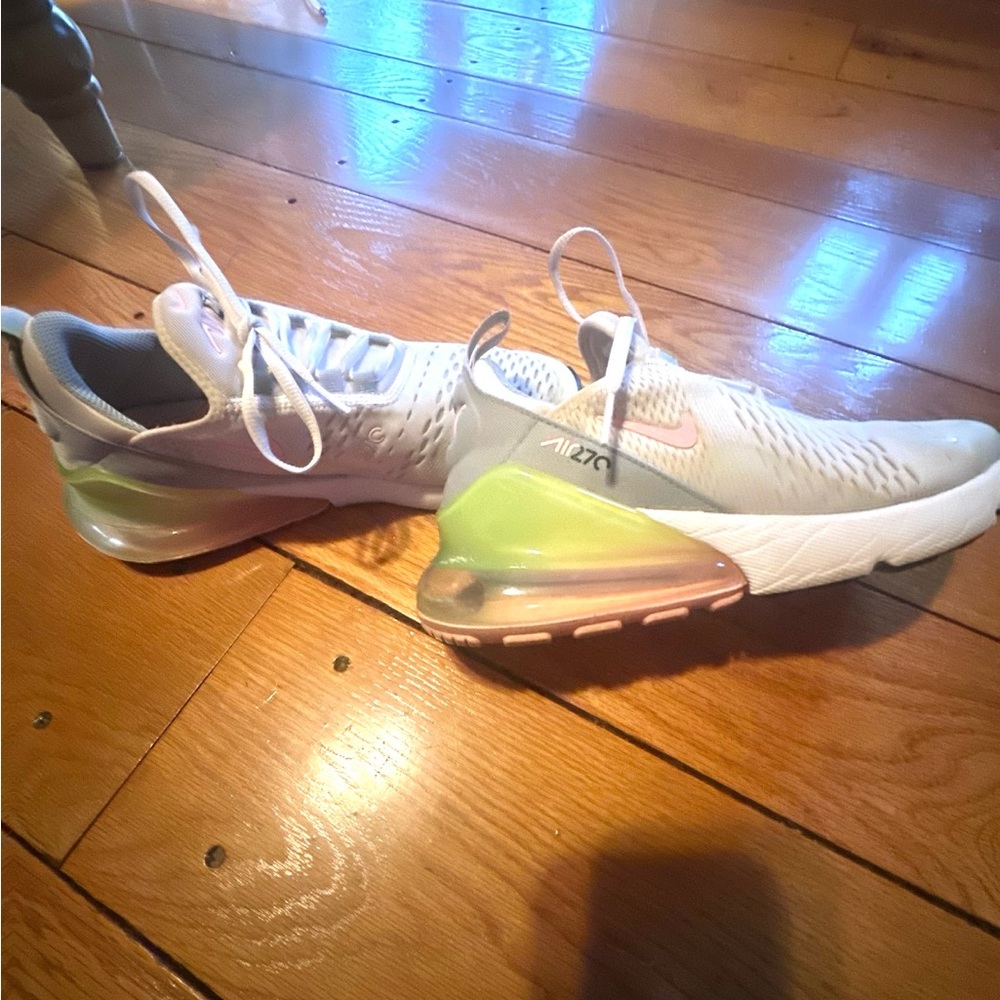 Nike Air Max 270 in White and Green